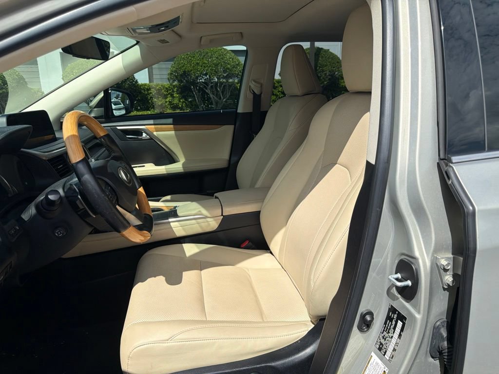 Used 2021 Lexus RX 350L FWD w/ Premium Package image 11