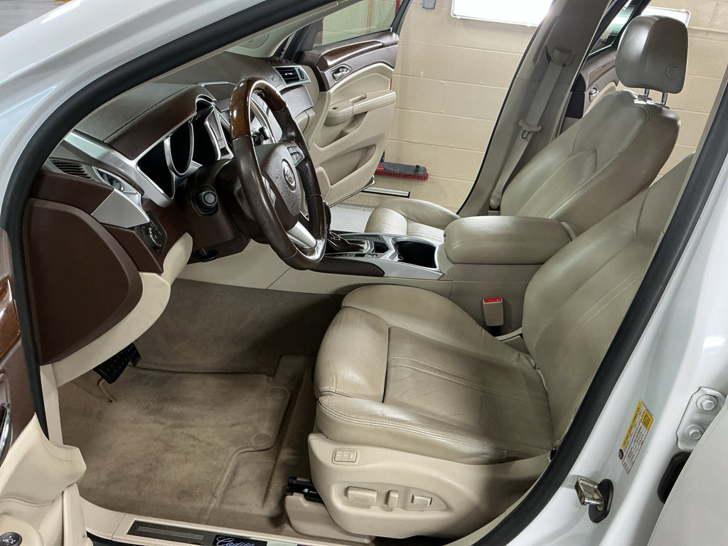 Used 2010 Cadillac SRX Premium image 10