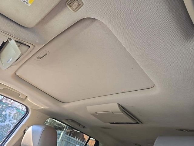 Used 2015 Chevrolet Suburban LT image 9