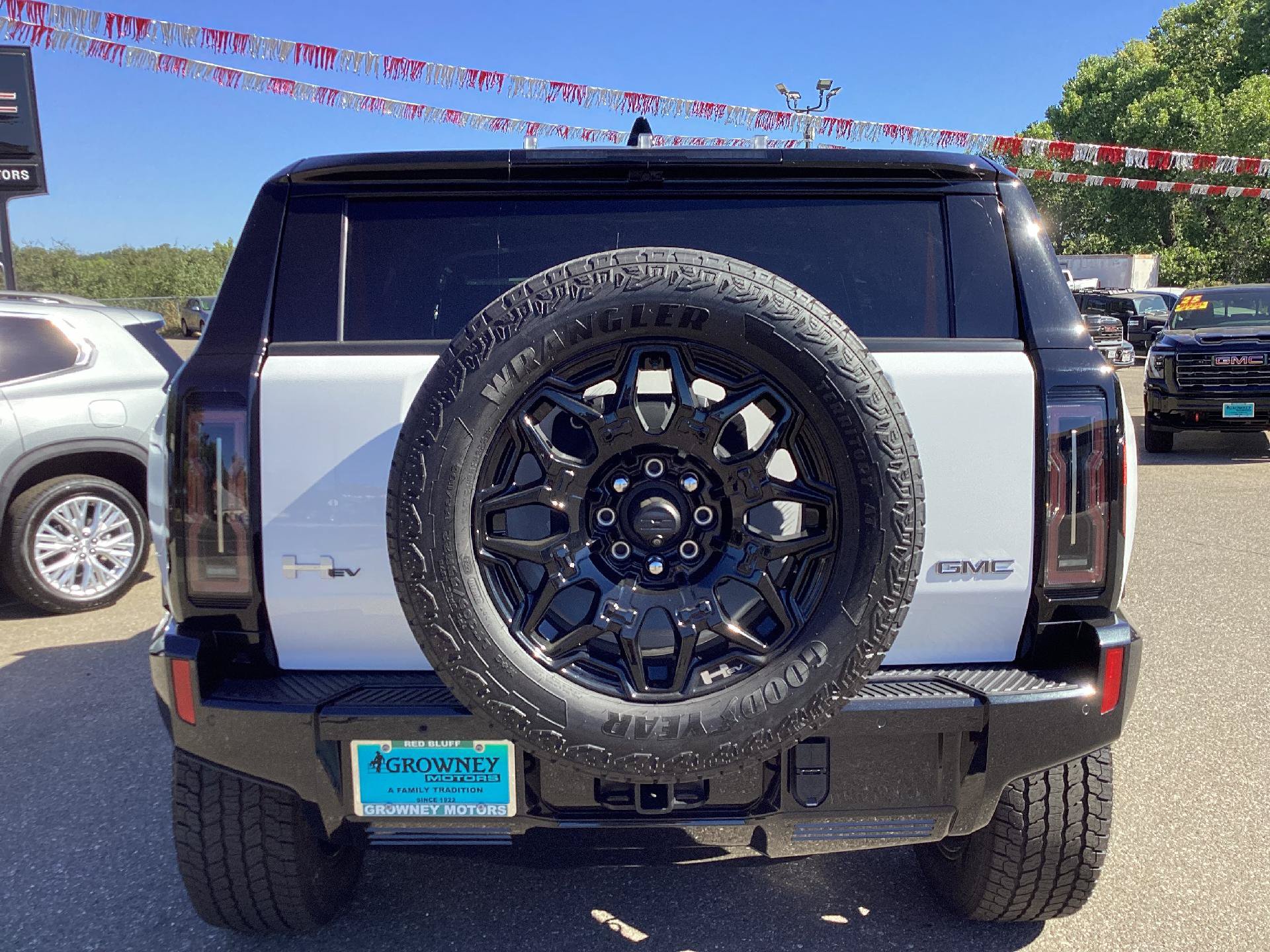 New 2025 GMC Hummer EV 2X AWD/4WD image 8
