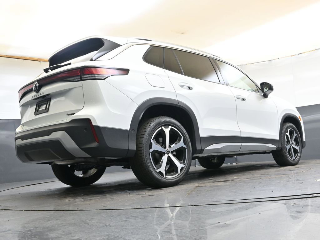 New 2026 Volkswagen Tiguan SE AWD/4WD image 42