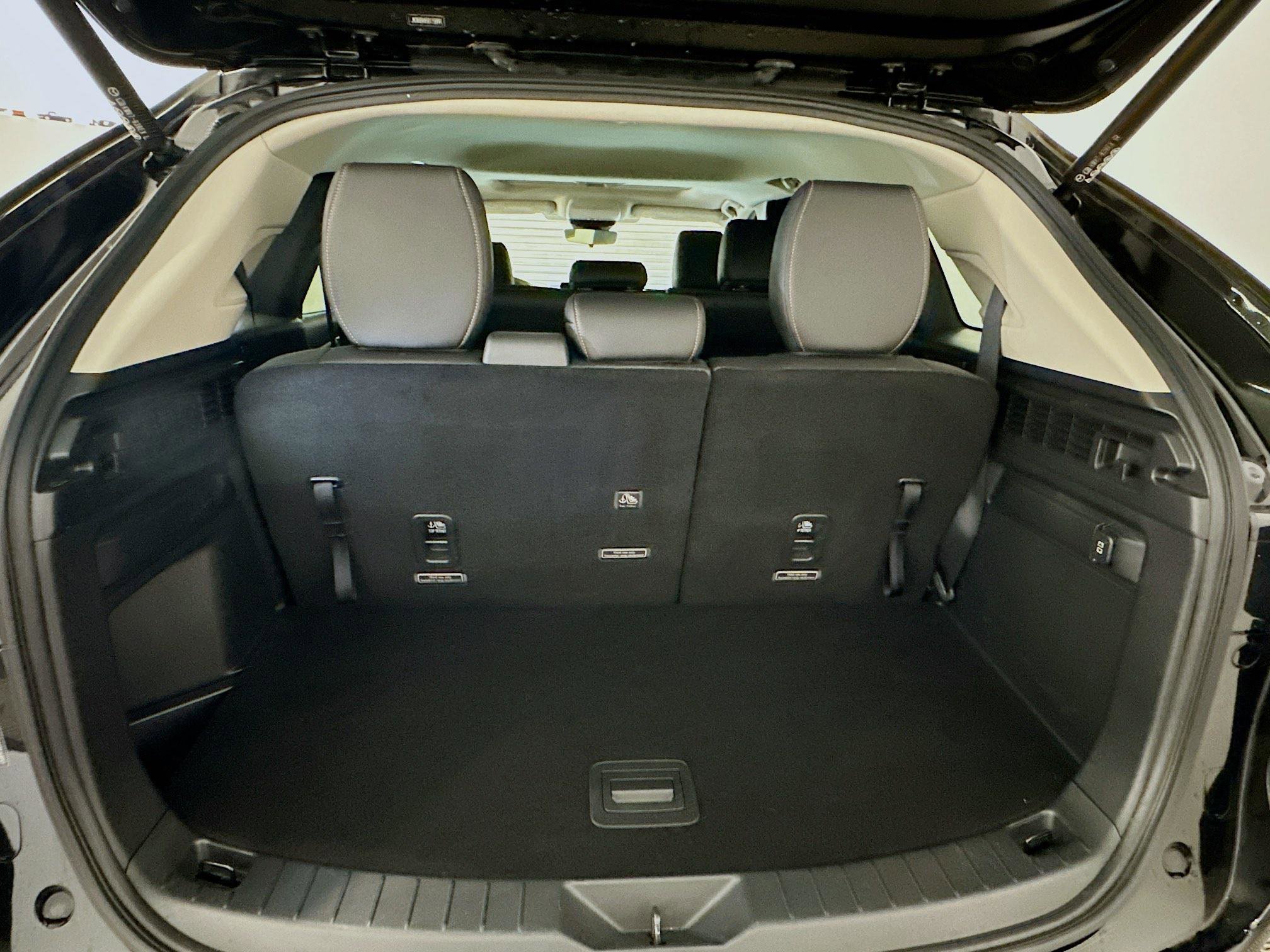 Used 2024 MAZDA CX-90 Plug-In Hybrid w/ Preferred image 32