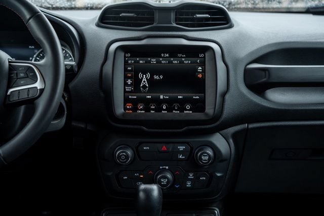 Used 2023 Jeep Renegade Trailhawk AWD/4WD image 20