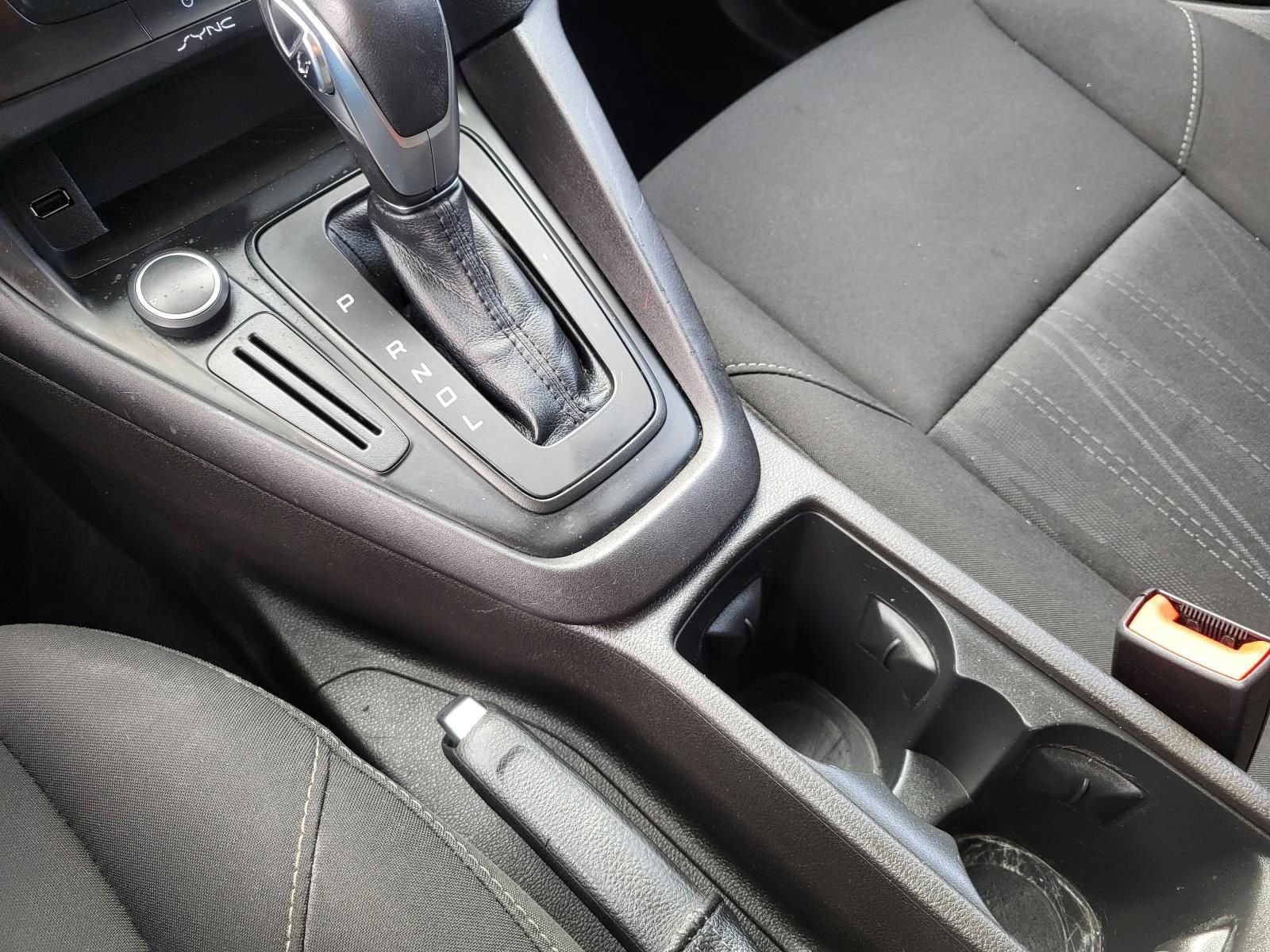 Used 2016 Ford Focus SE image 25