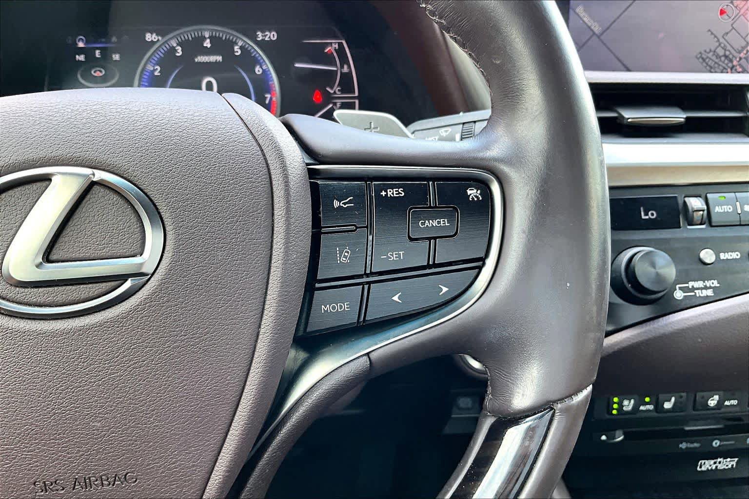Used 2020 Lexus ES 350 Ultra Luxury w/ Accessory Package 2 FWD image 25
