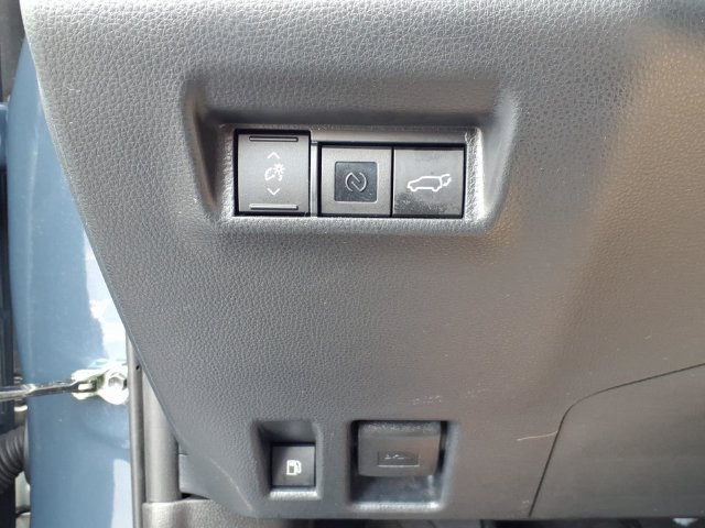 Used 2026 Toyota RAV4 XLE Premium AWD/4WD image 19