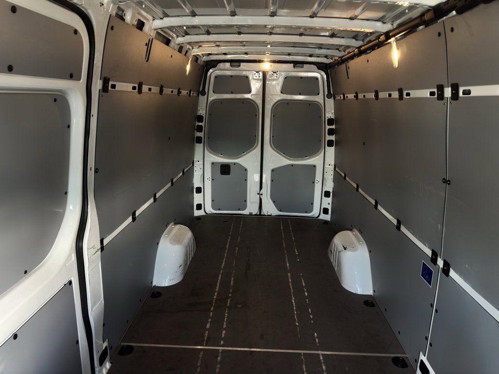 Used 2024 Mercedes-Benz Sprinter 2500 image 48