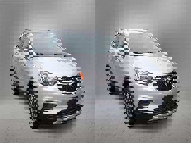 Used 2022 Buick Encore Preferred w/ Safety Package image 2