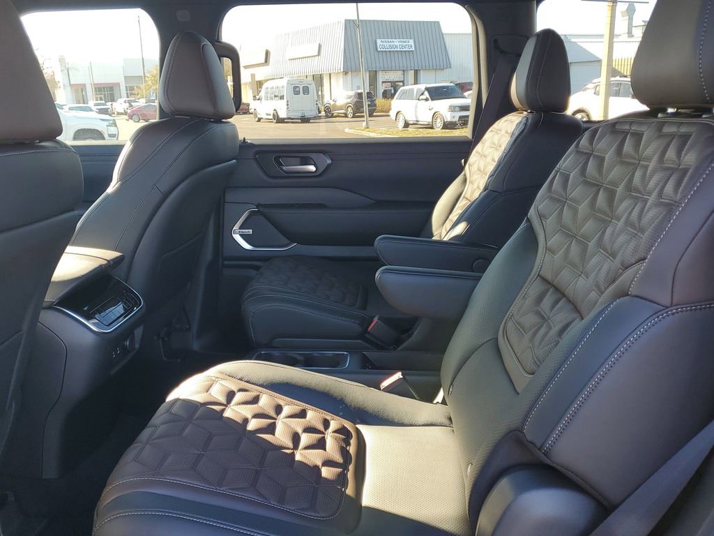 New 2026 Nissan Armada Platinum image 7