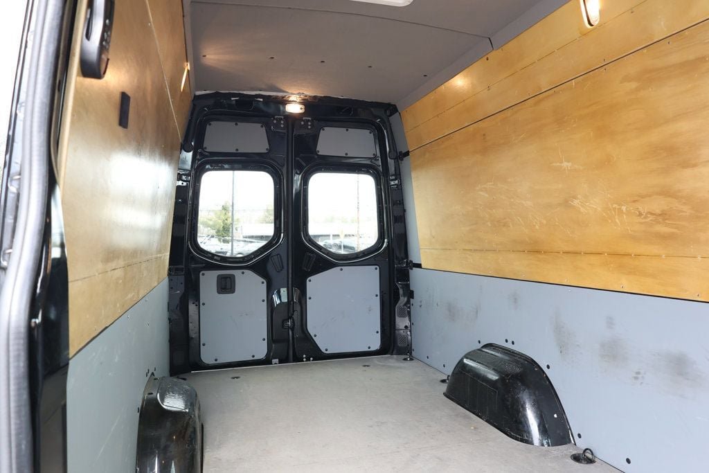 Used 2023 Mercedes-Benz Sprinter 2500 w/ Acoustic Package image 26