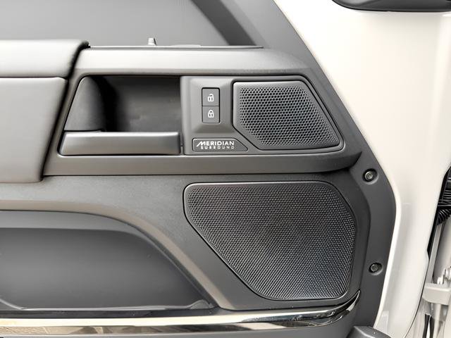 New 2026 Land Rover Defender 110 OCTA image 16