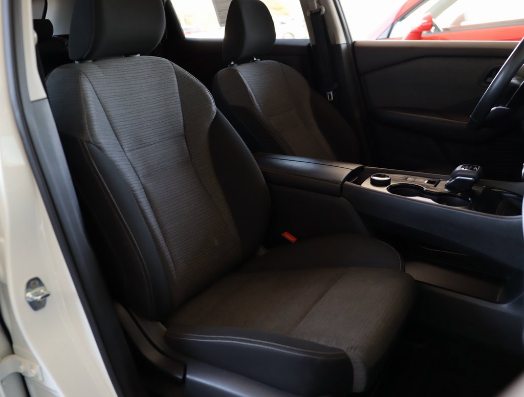 Used 2022 Nissan Rogue S image 27