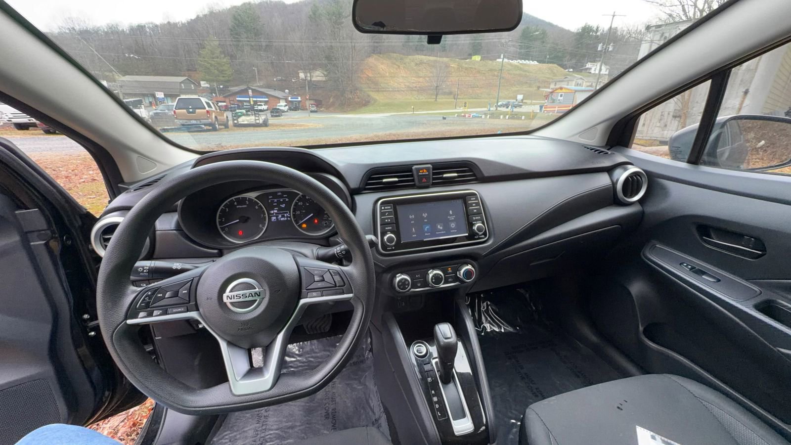 Used 2020 Nissan Versa S image 5