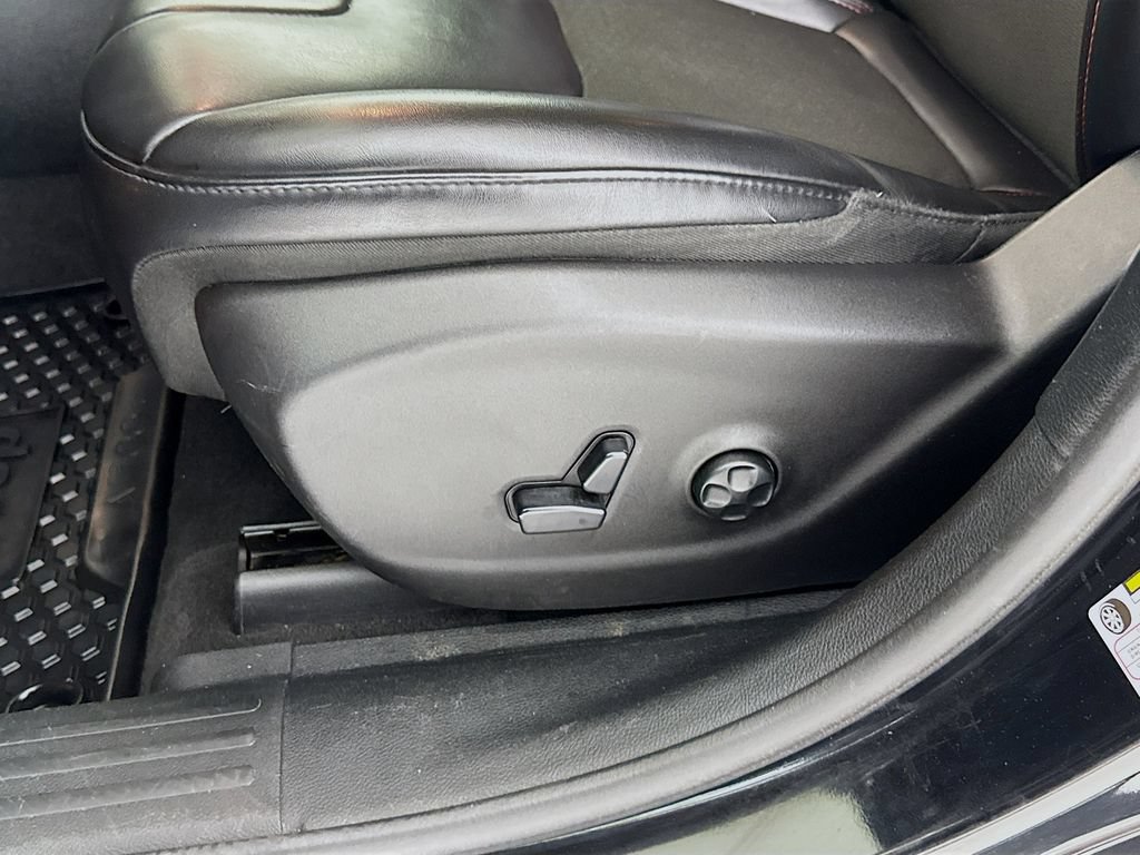 Used 2020 Jeep Cherokee Trailhawk AWD/4WD image 21