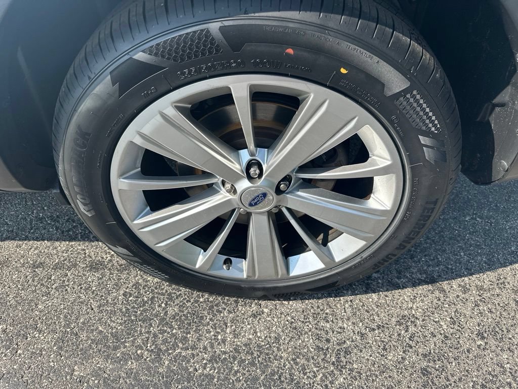 Used 2019 Ford Explorer Limited w/ Class III Trailer Tow Package FWD image 9