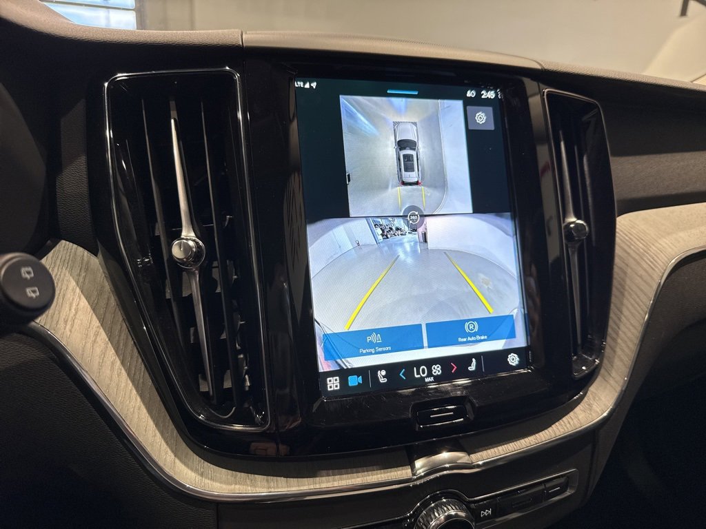 Used 2025 Volvo XC60 B5 Plus image 22