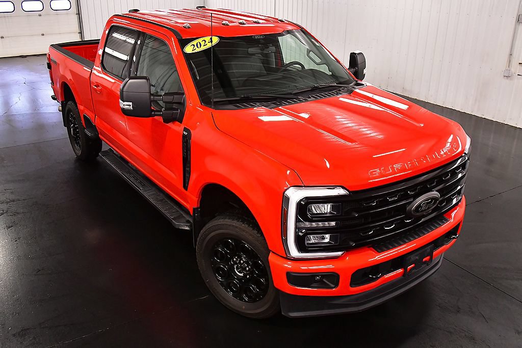 Used 2024 Ford F250 XLT w/ Black Appearance Package AWD/4WD image 13