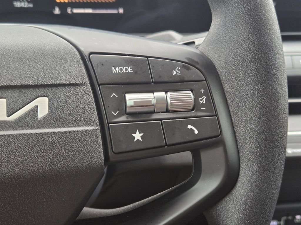 Certified 2025 Kia K4 LXS image 28