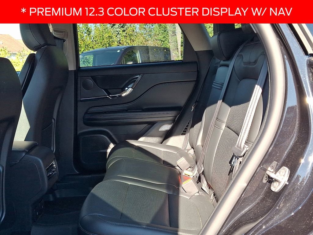 Used 2025 Lincoln Corsair AWD w/ Equipment Group 101A image 10