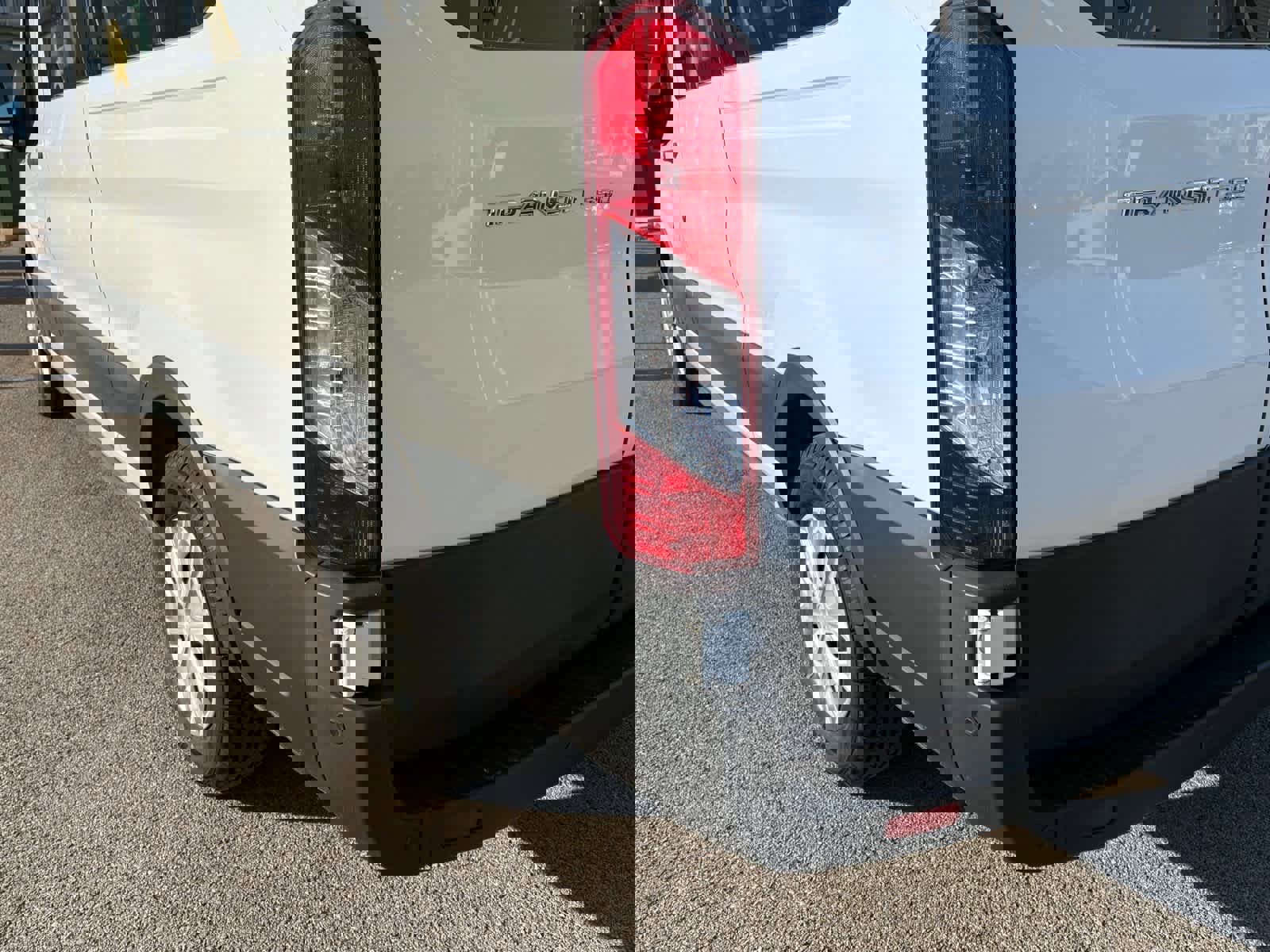 Used 2021 Ford Transit 350 XLT image 18