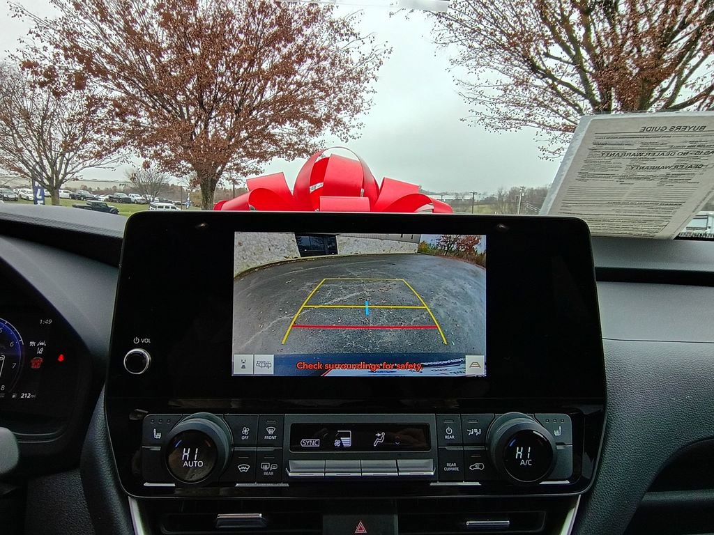 Used 2025 Toyota Grand Highlander AWD image 11