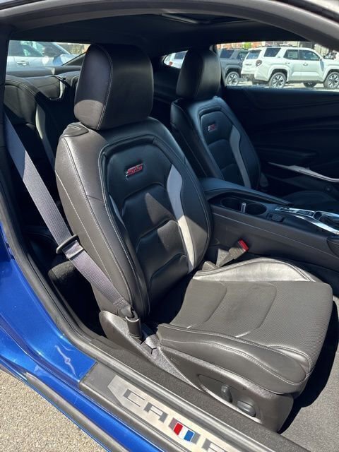 Used 2019 Chevrolet Camaro SS RWD image 11