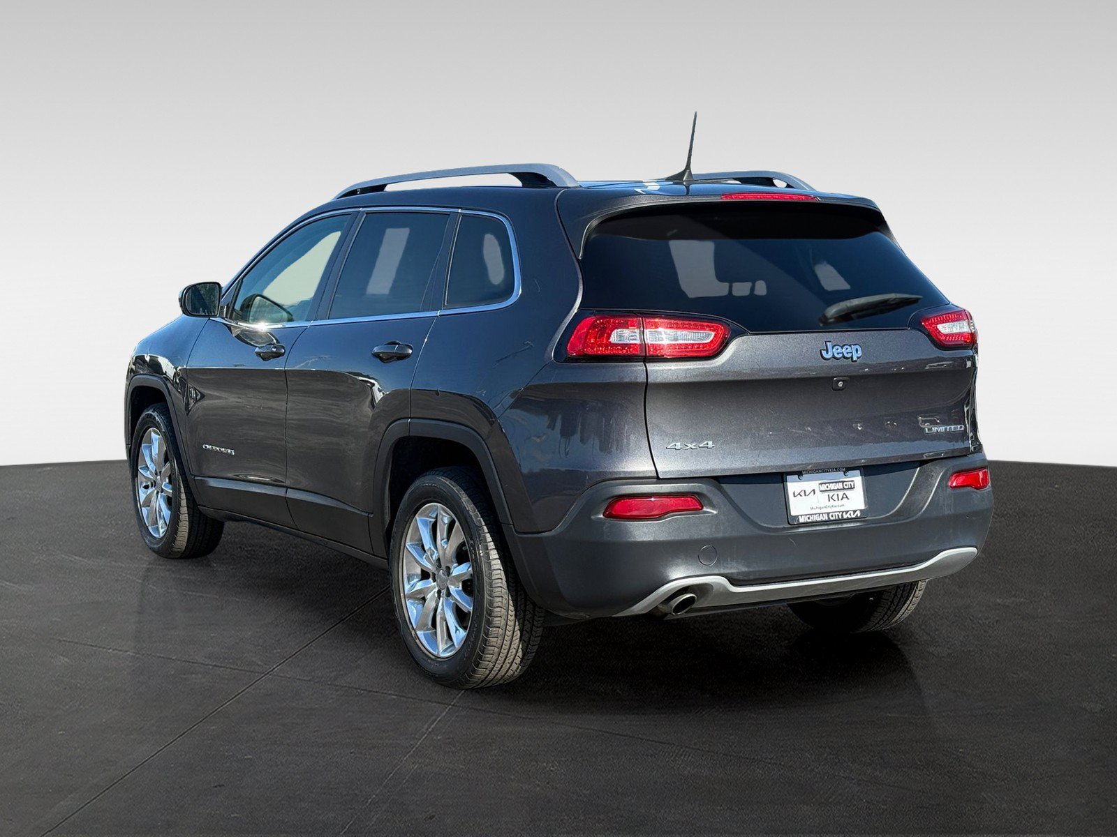 Used 2017 Jeep Cherokee Limited AWD/4WD image 7
