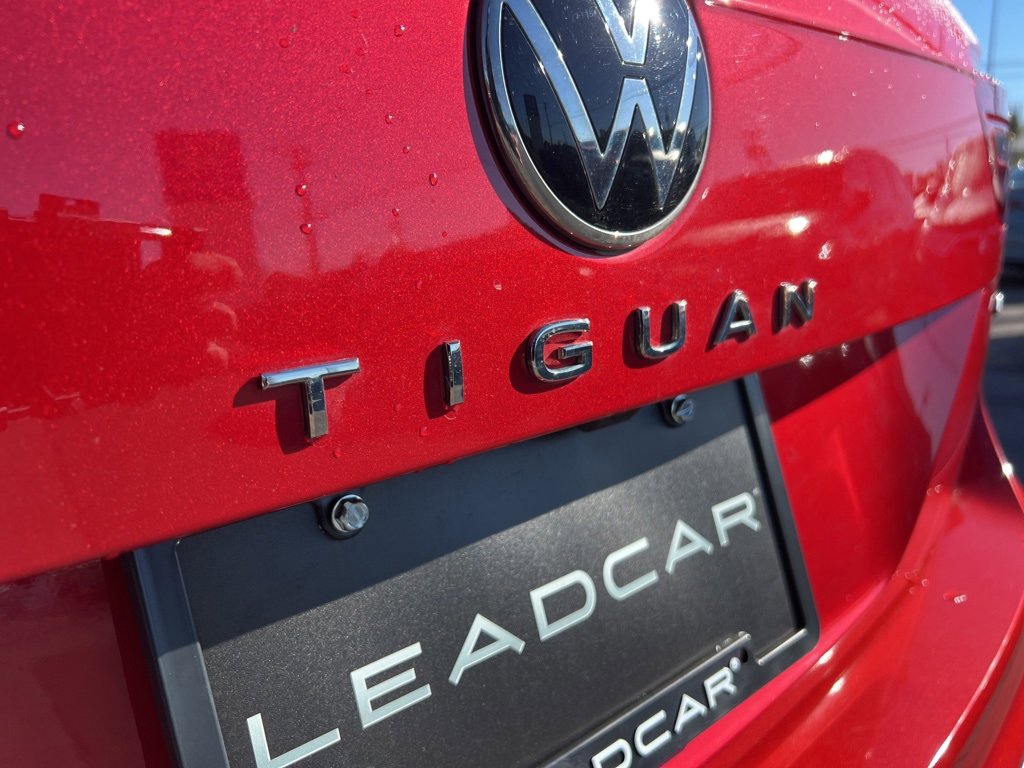 Used 2022 Volkswagen Tiguan SE image 32