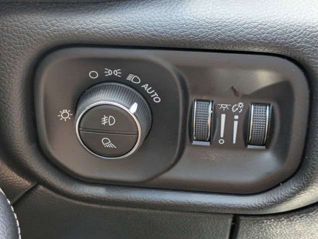 New 2026 RAM 3500 Laramie AWD/4WD image 24