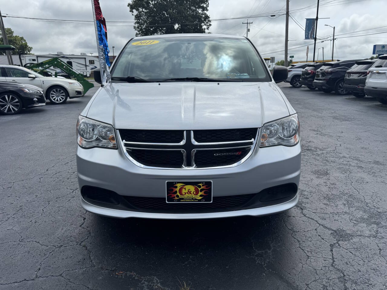 Used 2011 Dodge Grand Caravan Express w/ PWR Window Group FWD image 9