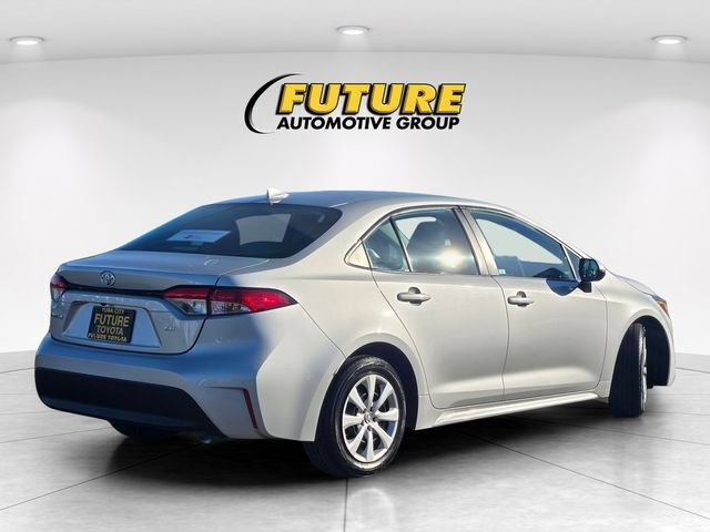 Used 2024 Toyota Corolla LE FWD image 5