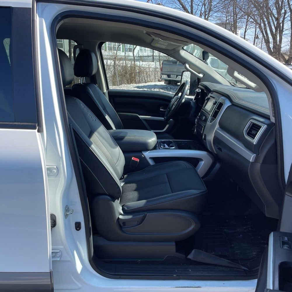 Used 2017 Nissan Titan PRO-4X image 8