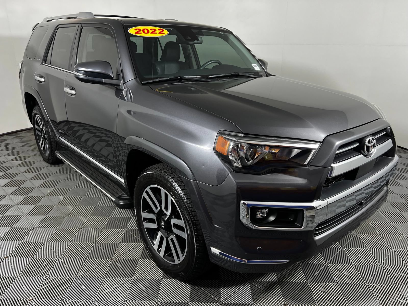 Used 2022 Toyota 4Runner Limited AWD/4WD image 3