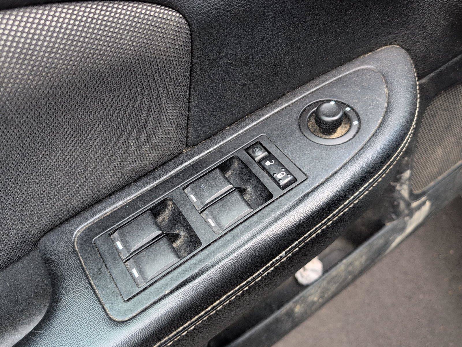Used 2012 Dodge Avenger SE FWD image 16