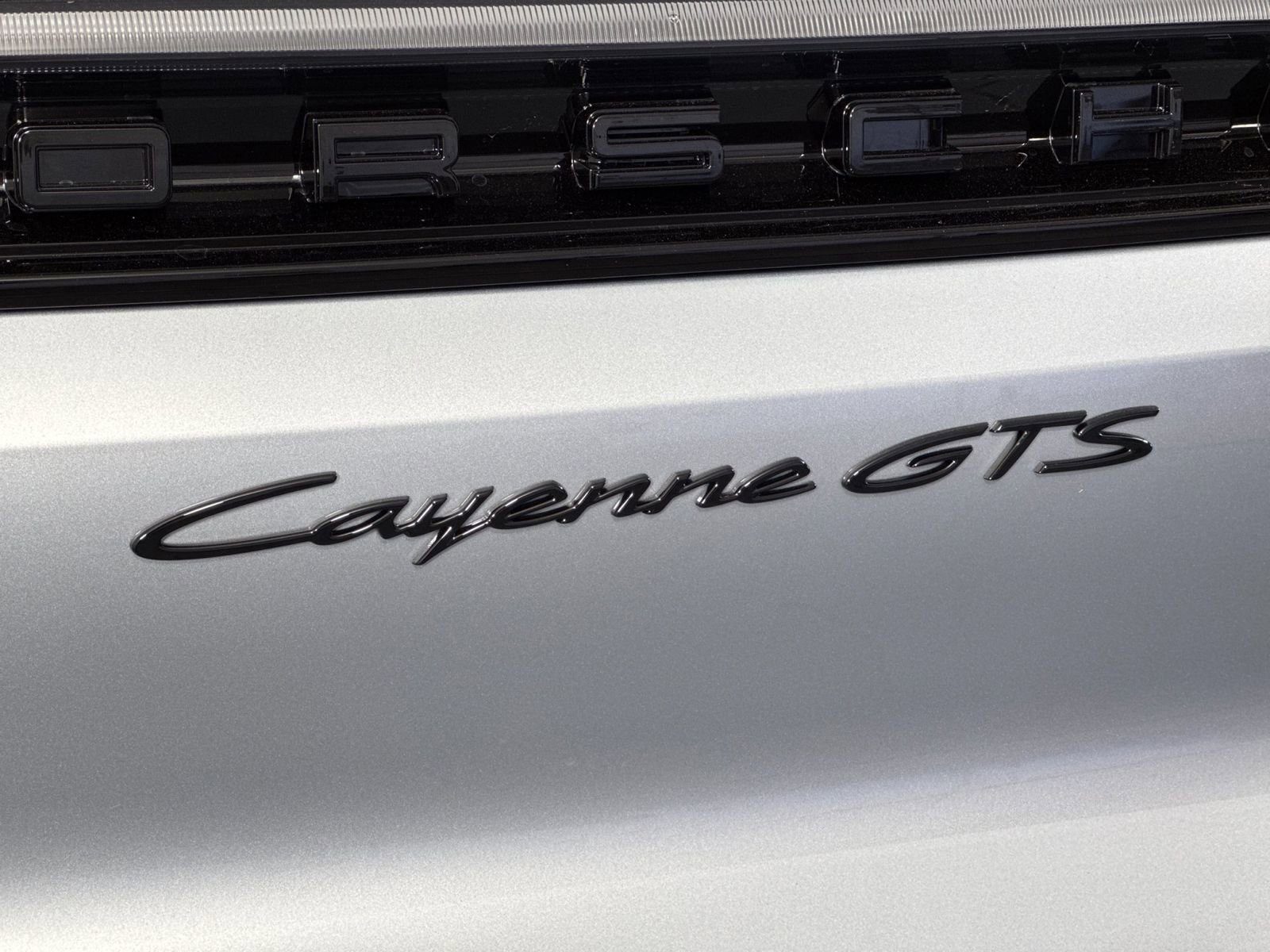 New 2026 Porsche Cayenne GTS image 32