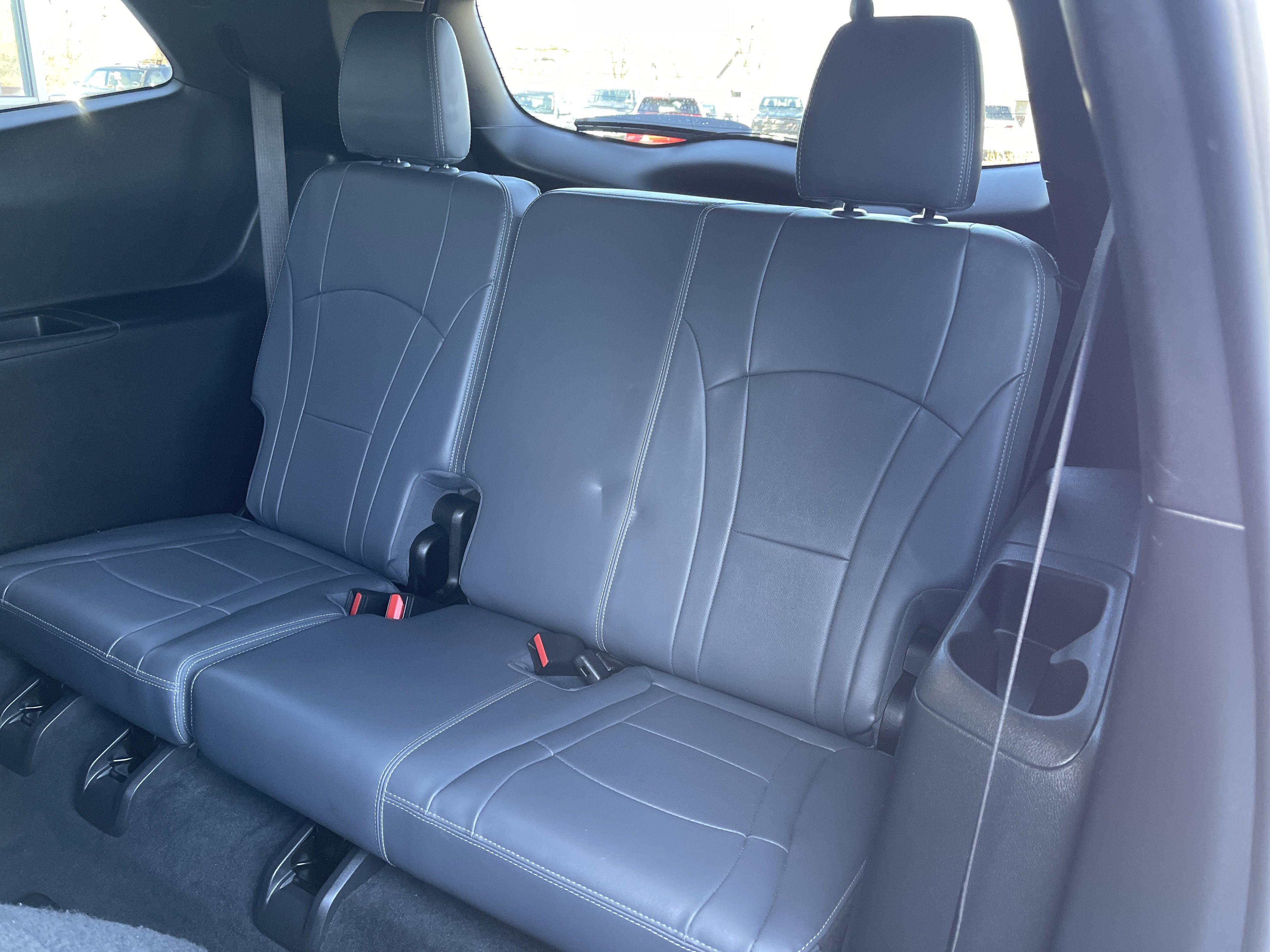 Used 2023 Buick Enclave Essence image 41