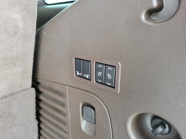 Used 2018 GMC Yukon Denali w/ Denali Ultimate Package image 8