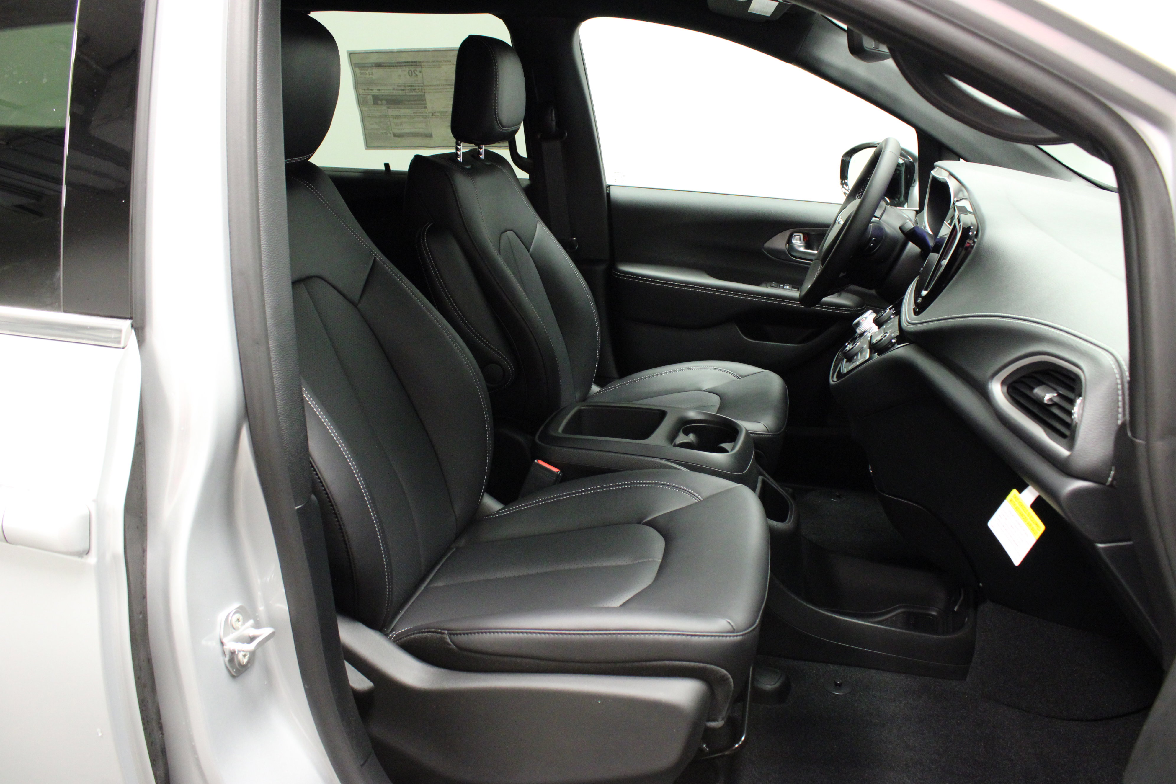 New 2026 Chrysler Pacifica Select AWD/4WD image 14