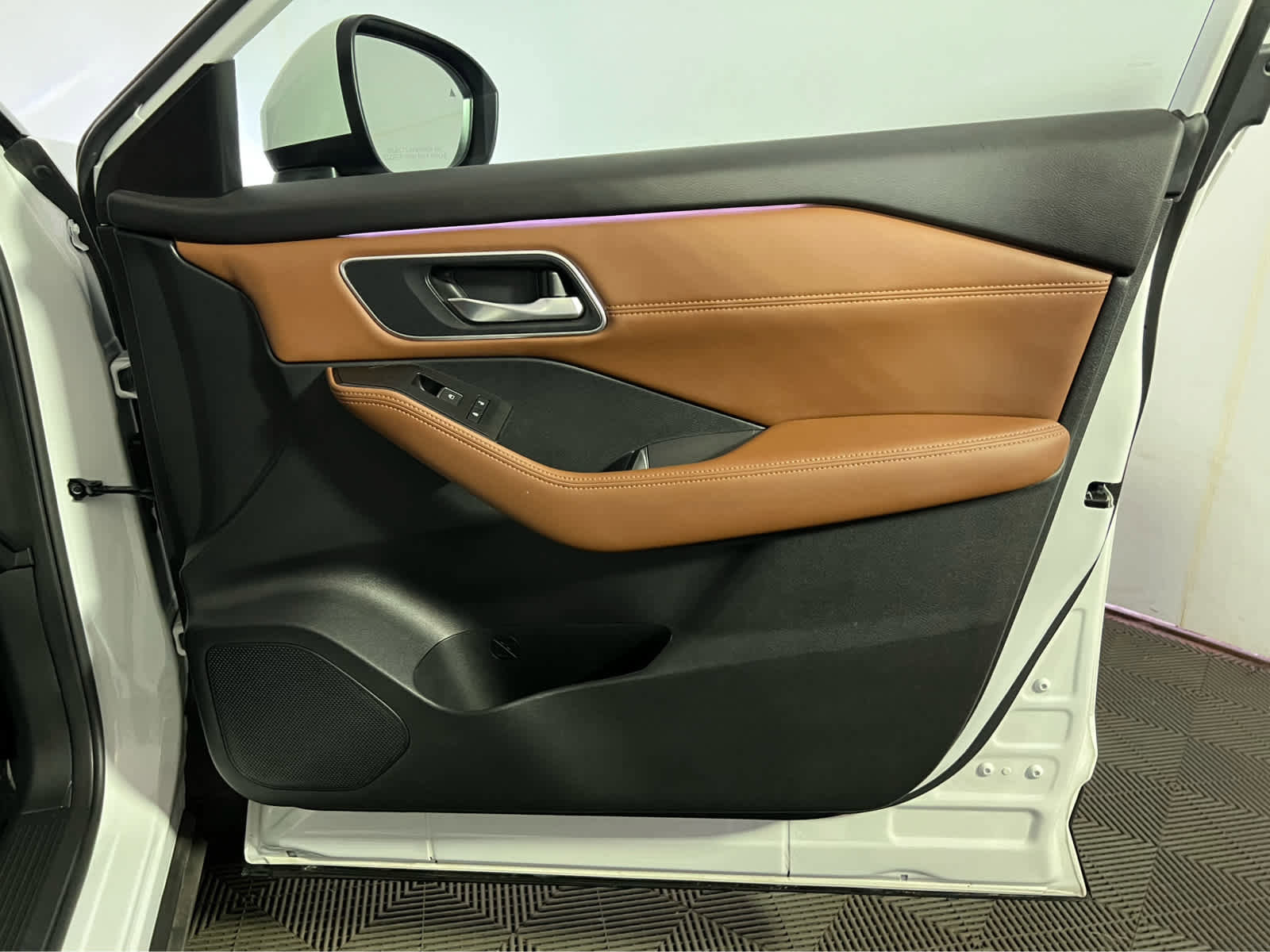 Certified 2024 Nissan Rogue Platinum w/ Platinum Premium Package image 31