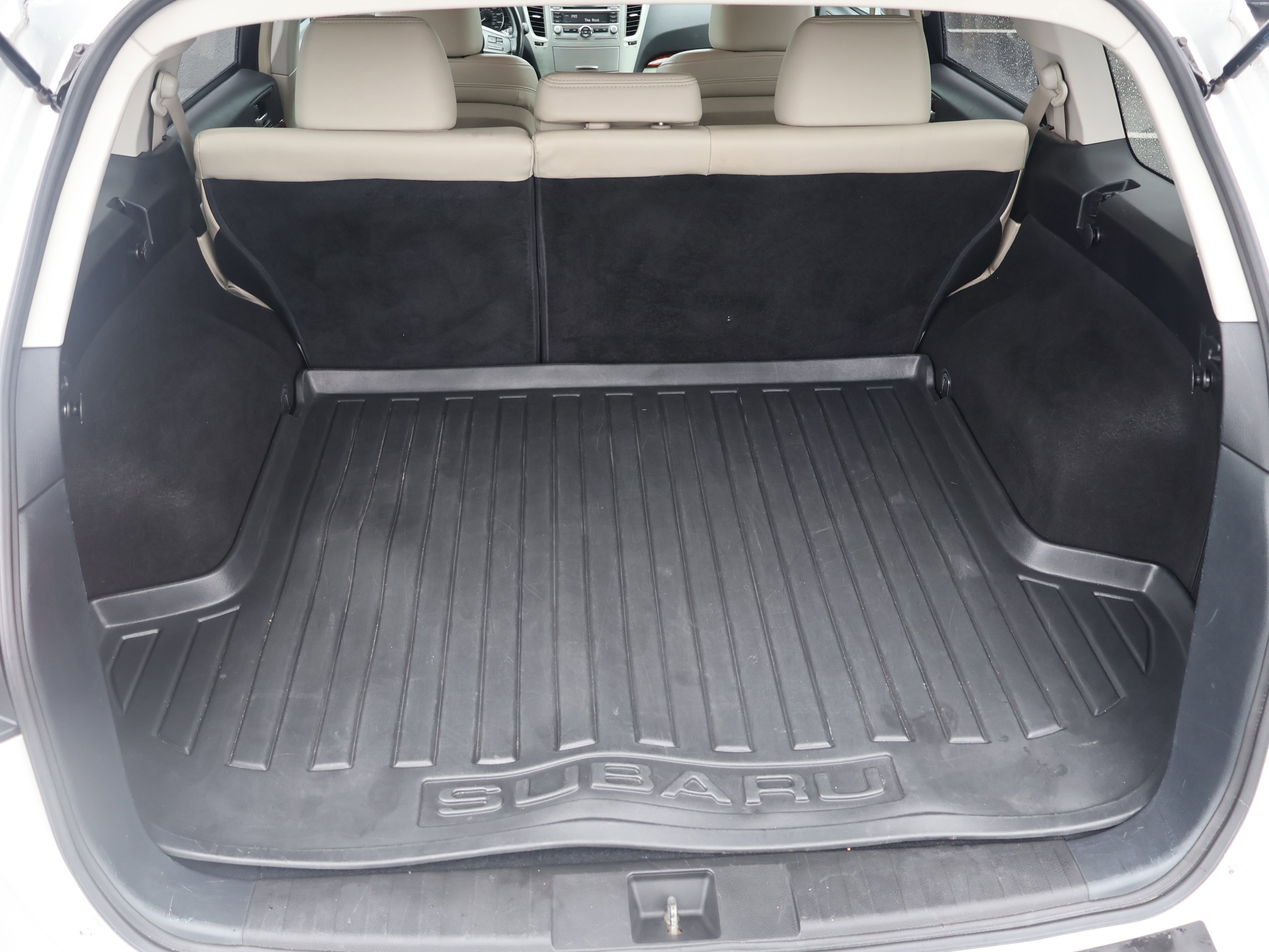 Used 2011 Subaru Outback 2.5i Limited w/ PWR Moonroof Pkg AWD/4WD image 15