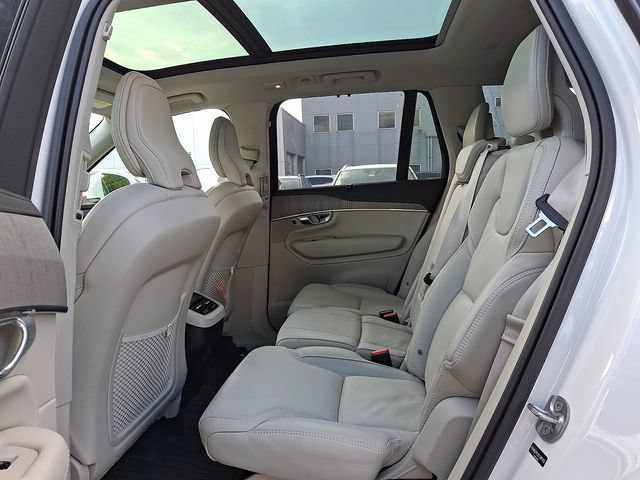Used 2025 Volvo XC90 B6 Ultra AWD/4WD image 10