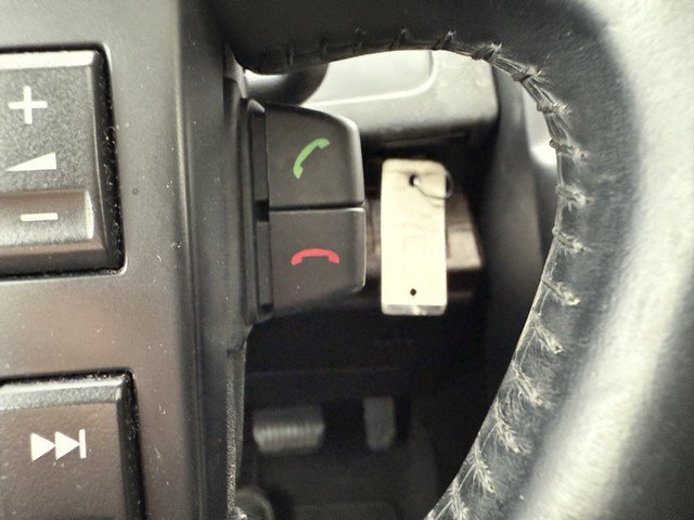 Used 2011 Land Rover LR2 HSE image 24