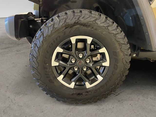 Used 2025 Jeep Wrangler Unlimited Rubicon w/ Technology Group image 16