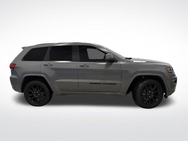 Used 2022 Jeep Grand Cherokee Laredo X image 2