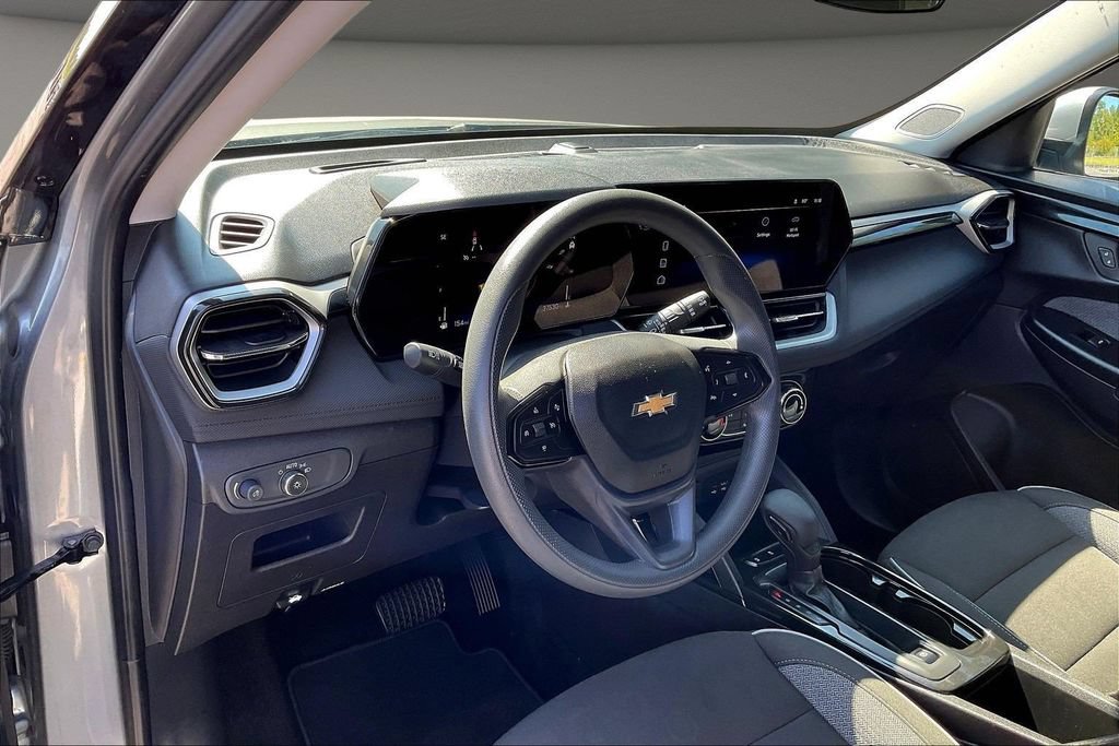 Used 2025 Chevrolet TrailBlazer LT FWD image 20