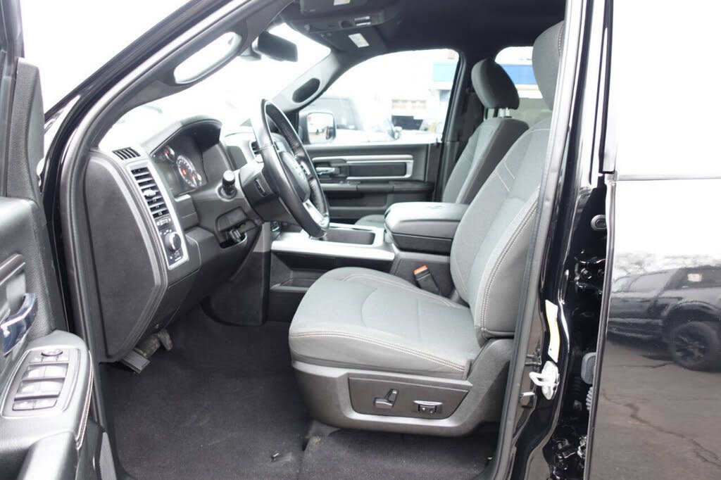 Used 2023 RAM 1500 Warlock AWD/4WD image 17