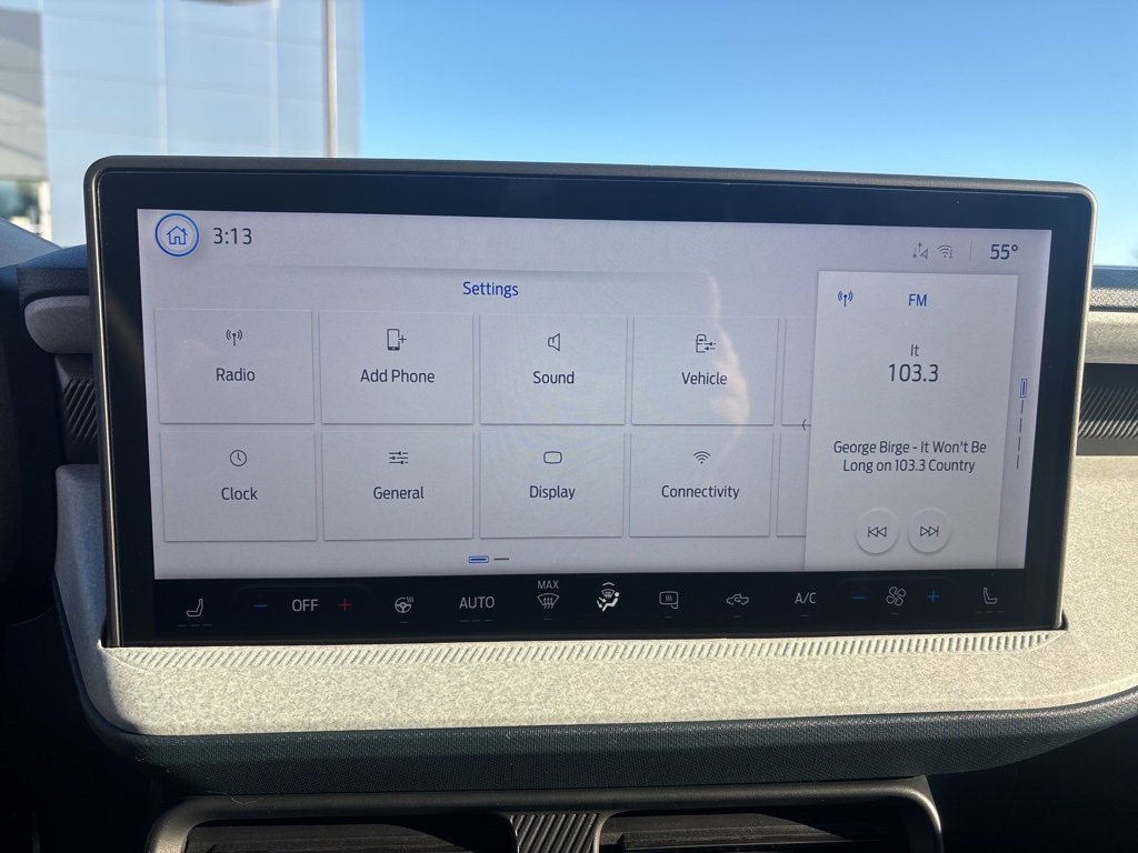 New 2025 Ford Maverick XLT w/ XLT Luxury Package image 23