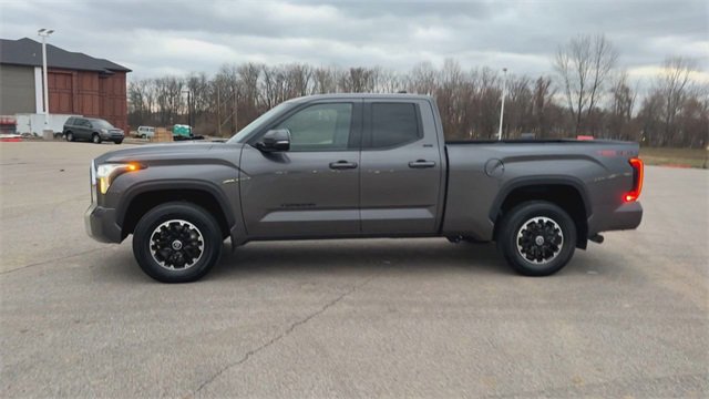 Used 2022 Toyota Tundra SR5 w/ TRD Off-Road Package image 5
