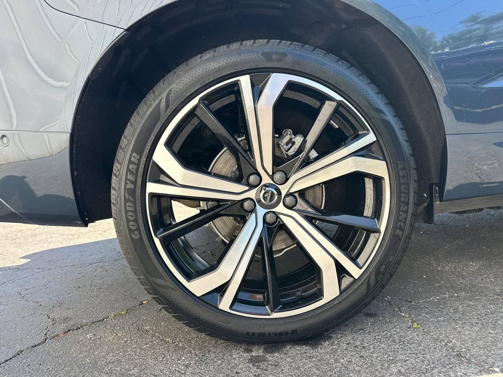 Used 2024 Volvo XC60 B5 Ultimate w/ Protection Package Premier AWD/4WD image 18