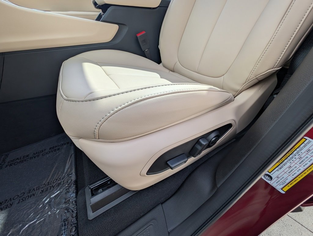 New 2025 Jeep Grand Cherokee L Limited image 14